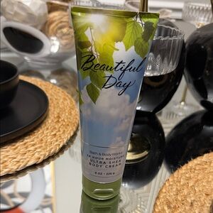 Bath & Body Works Beautiful Day Ultra Shea Body Cream - Green and Blue